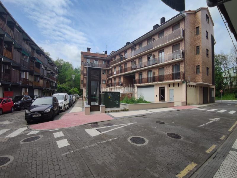 Foto 927f865d-7db1-49ea-bc16-927e0f79753d. Aparcament cotxe a Astigarraga