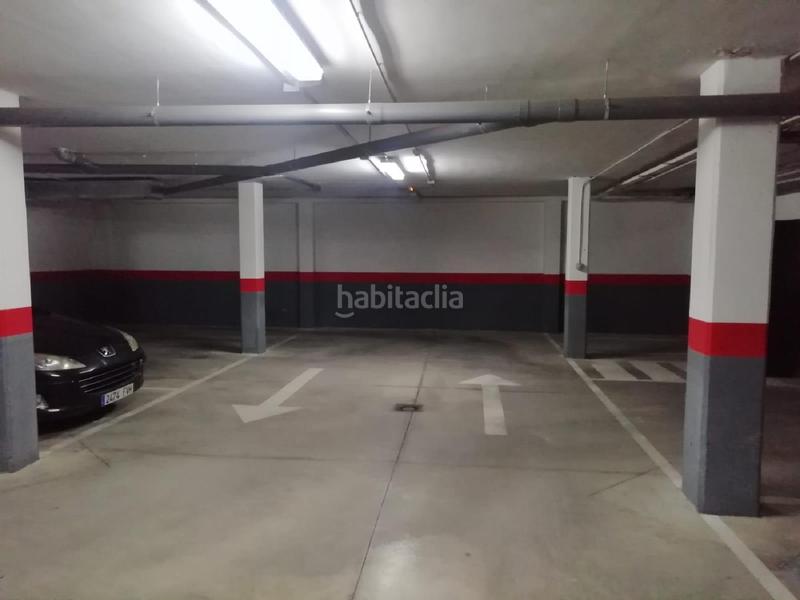 Foto 112d0d52-fad0-40b2-af61-5e1a5712a44d. Parking voiture dans Madridejos