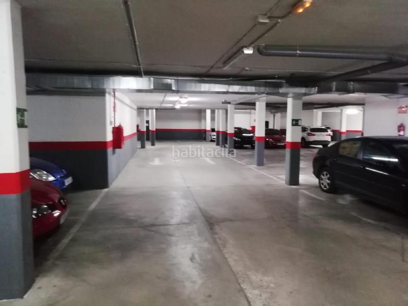 Foto 4f0f5ad0-c7f2-46f8-ad16-f024abcfccc4. Parking voiture dans Madridejos