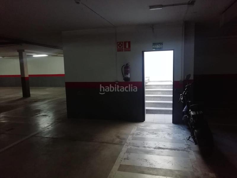 Foto 75e4aafa-83d9-4db4-8a7d-2a18d273c1c6. Parking voiture dans Madridejos