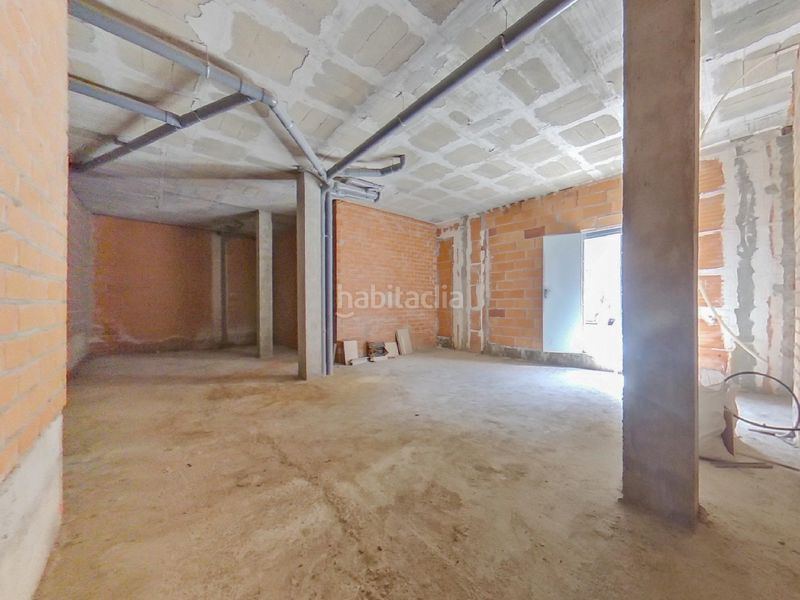 Foto 73125bc0-dc7a-4822-9148-e6fc4f9a3b23. Local comercial a Llevant Igualada