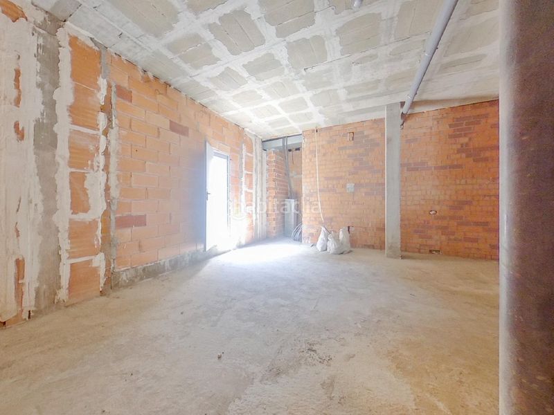 Foto f5a3ebd0-e7fb-4069-be20-7aac4dbb1aa3. Local comercial a Llevant Igualada