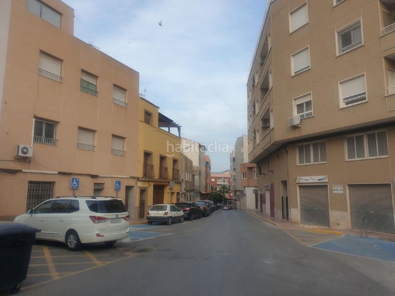 Foto 25d499a4-2dea-4ced-90a3-fcadd04c19e7. Aparcament cotxe a Sax
