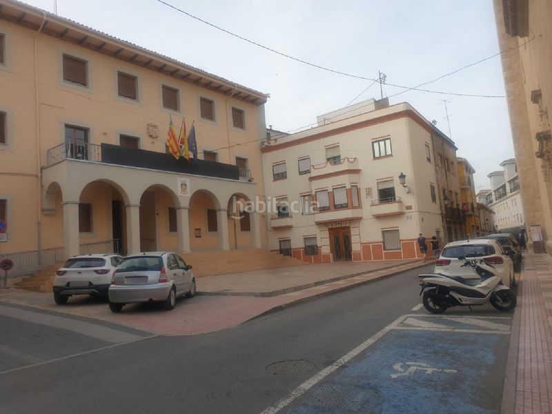 Foto 390d4566-ecea-4d68-85d1-38987c2120d8. Aparcament cotxe a Sax