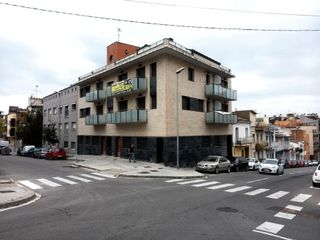Parking coche en Font Verda. Lluis vives 11