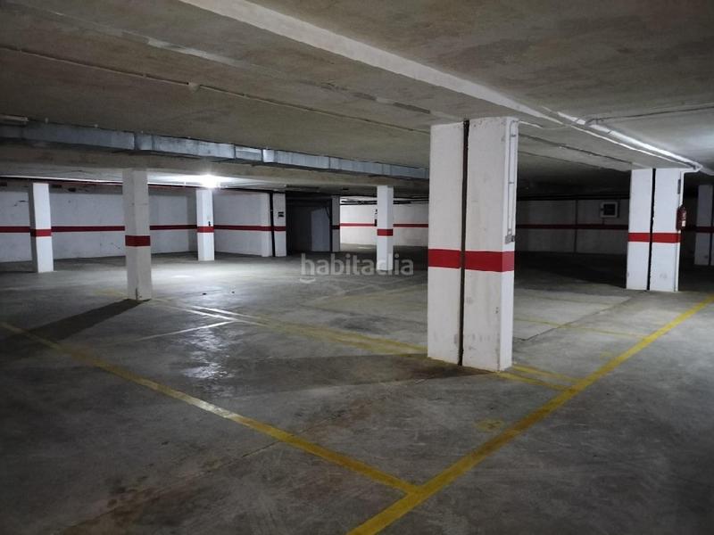 Foto 9017450d-fec1-4c02-a559-6b38fc22c0c5. Aparcament cotxe a Algemesí