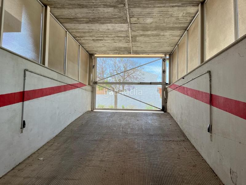 Foto 7e41ff14-cb10-4357-bd64-7dbec6764e30. Aparcament cotxe a Algemesí