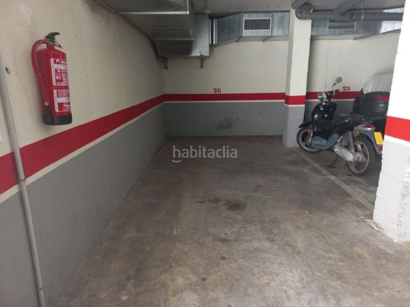 Foto e97a6e86-5926-4ff2-95d0-7cda0203731b. Aparcament cotxe a Roda de Barà