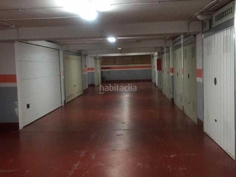 Foto f316364e-e055-4ac6-bd6c-183f34557da0. Parking voiture dans Astillero (El)