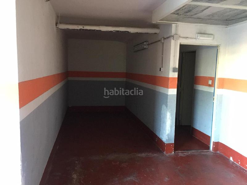 Foto f7f26951-d69f-45f9-ac6c-2fe2128a7ee9. Parking voiture dans Astillero (El)