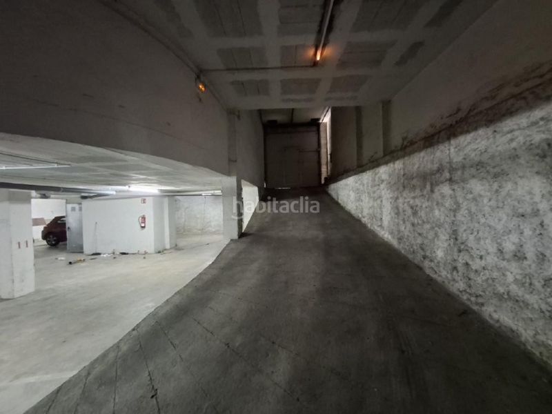 Foto 3a6f9632-5d7f-4f34-b275-d73a0f814c5f. Aparcament cotxe a Olot