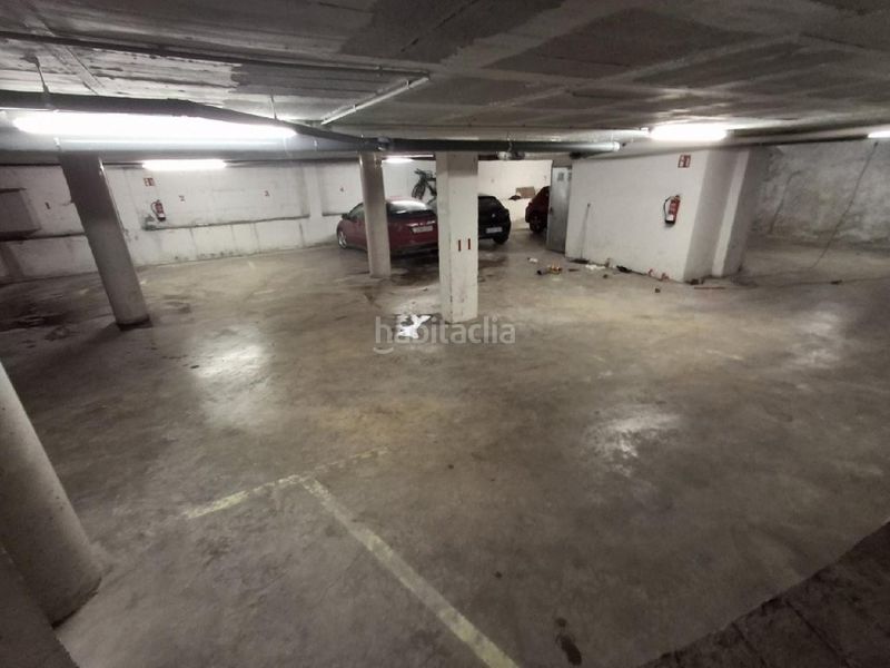 Foto 4488dd68-dc18-4dee-a776-e937e2ea6bfa. Aparcament cotxe a Olot