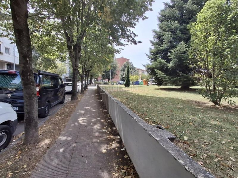 Foto 85ae8784-e259-4298-9a17-e41ffd1aa11e. Aparcament cotxe a Olot
