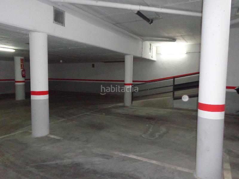 Foto 838a18cf-bbd6-443d-8d3c-c271ae50d386. Parking coche gironagerona en Centre Figueres