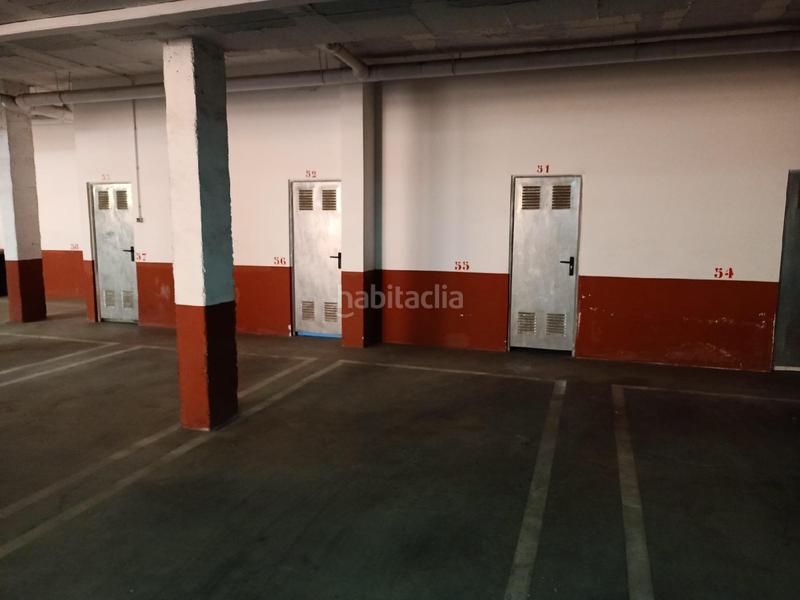 Foto ec9257fc-01d3-4124-9254-1a8b1516d7f5. Parking coche carlos v almeria en Vera ciudad Vera