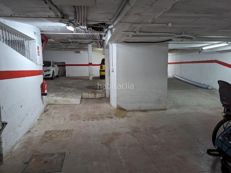 Foto bcc91fb6-d4c0-4d94-916d-bce0ece7fa72. Autoparkplatz in San Lorenzo Sevilla