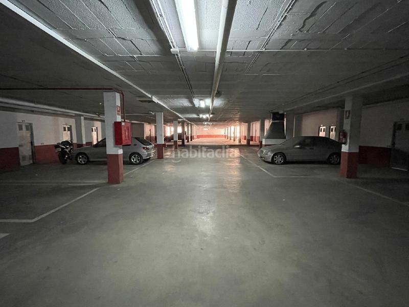 Foto ca52e637-13da-46b8-8cdb-328aa82c878d. Parking coche carlos v almeria en Vera ciudad Vera
