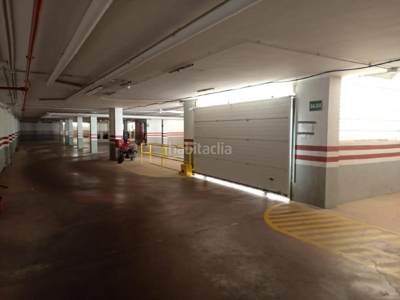 Foto 6a273ffd-2596-472b-8e34-4a7042f28cbc. Parking coche pintor zabaleta almeria en Vera ciudad Vera