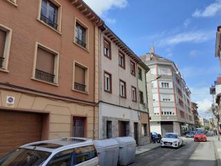 Pis a San Martín del Rey Aurelio. Laviana