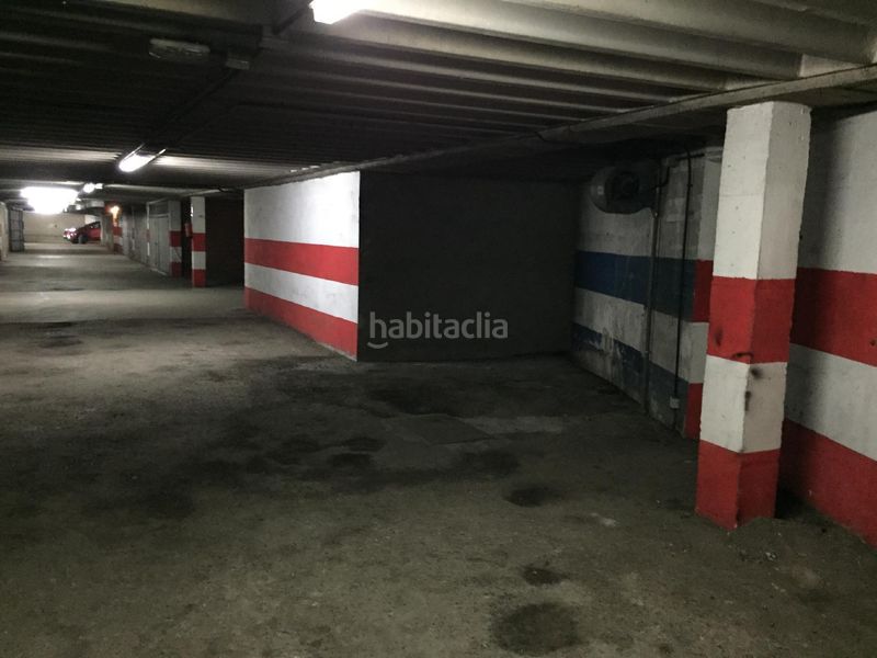 Foto 045715cc-3296-4637-8c59-f3bfc4639e47. Aparcament cotxe a Lena