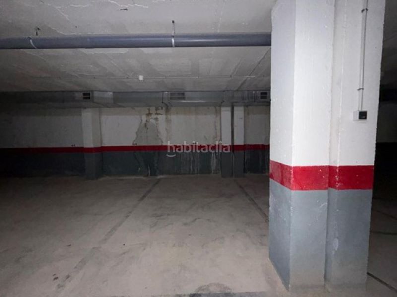 Foto 14e6c4d4-b45d-41c4-9105-d5481cdede26. Aparcament cotxe a Arboç (L´)