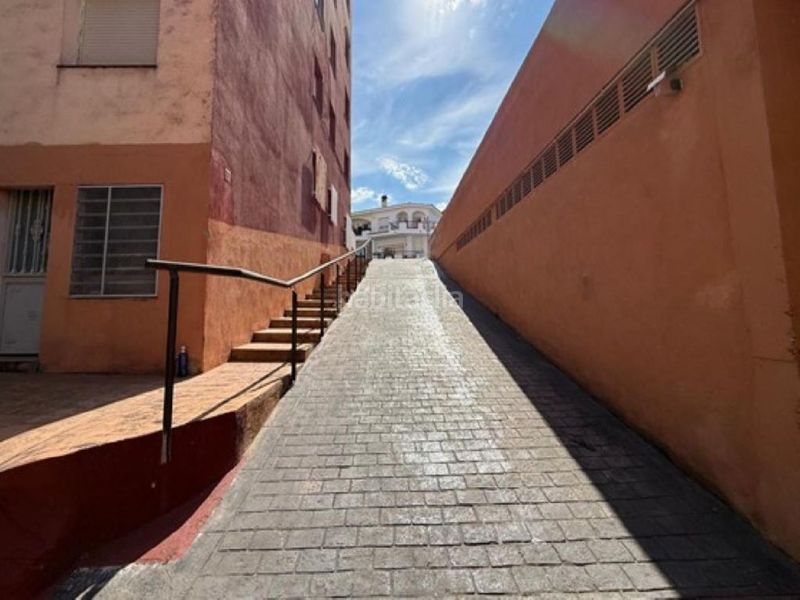 Foto 152370c7-c5b8-4bfa-8cac-b404932398cd. Aparcament cotxe a Arboç (L´)