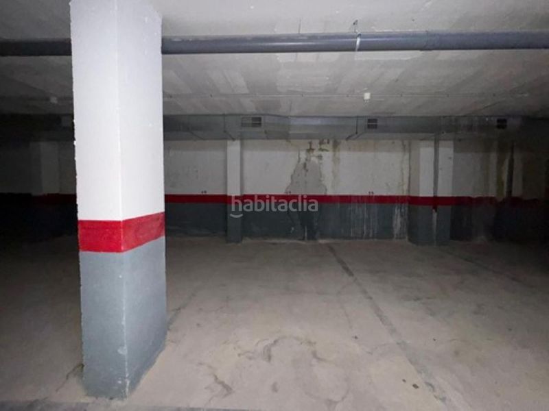 Foto 82410466-24e8-4793-94b1-62b0633214e1. Aparcament cotxe a Arboç (L´)