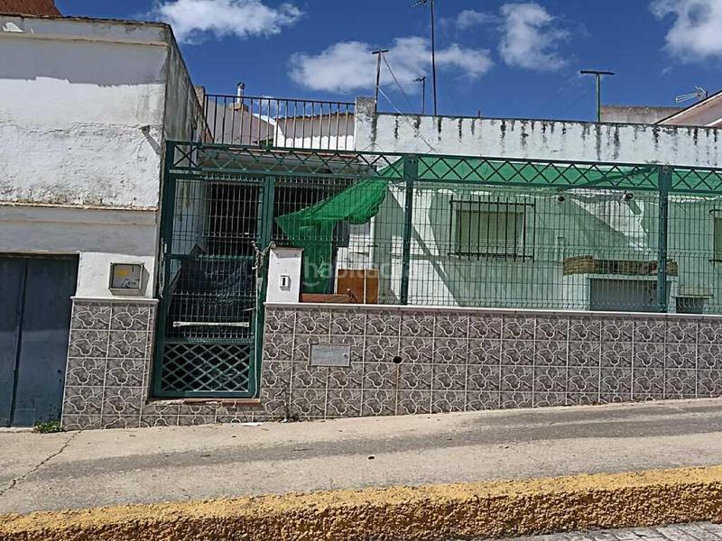 Foto 1b633ead-4f16-4321-880d-660ceb585c07. Casa pareada cl miguel de unamuno 1 gibraleon huelva en Gibraleón