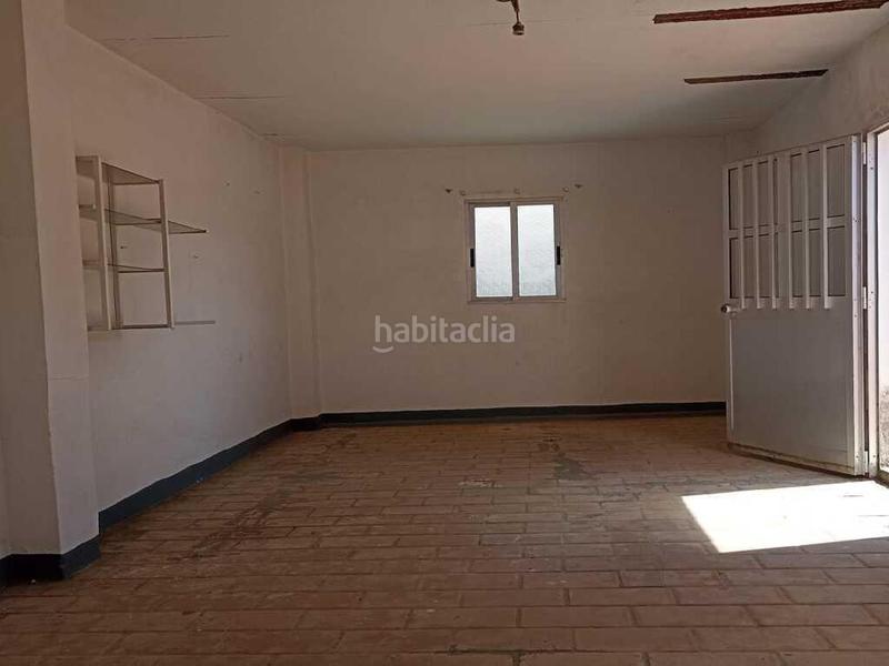 Foto ab5b23d3-01b0-4cc5-9896-c4fa6e9f7d1c. Casa pareada cl miguel de unamuno 1 gibraleon huelva en Gibraleón