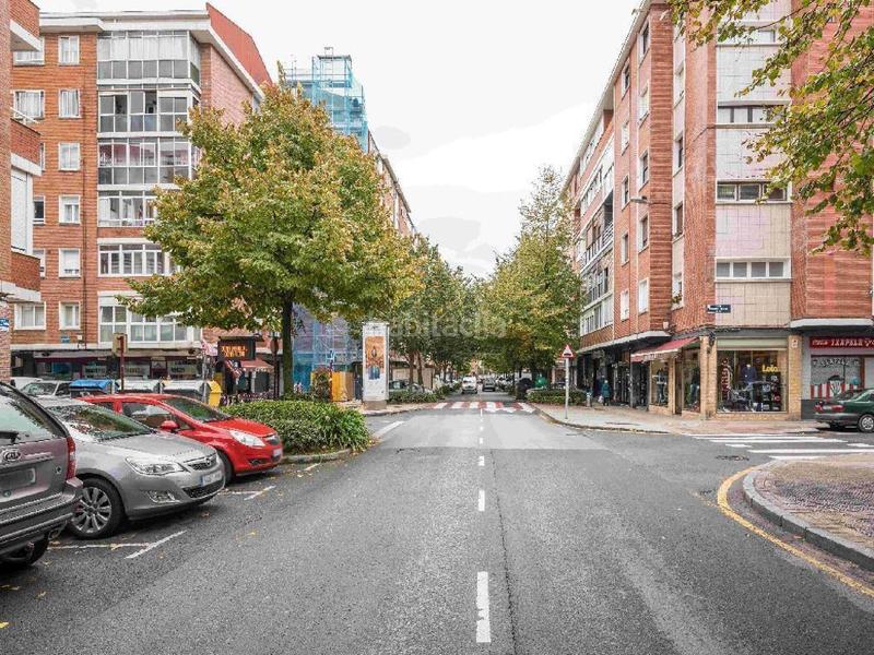 Foto 0bcd2ef6-18c8-4164-951e-360138fdb642. Local comercial cl plaza larramendi vizcaya en Artatza-Pinueta-Pinosolo Leioa