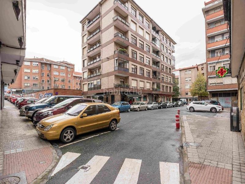 Foto 1fcf827f-82b6-4dec-82d1-ab548e2b1c57. Local comercial cl plaza larramendi vizcaya en Artatza-Pinueta-Pinosolo Leioa