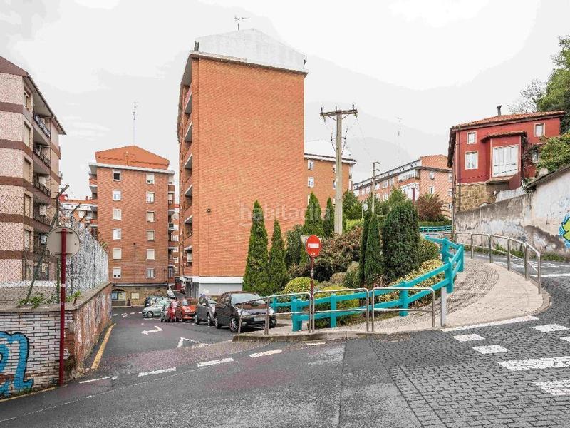 Foto ce5ad326-e025-4421-8251-7ca02f04b82c. Local comercial cl plaza larramendi vizcaya en Artatza-Pinueta-Pinosolo Leioa