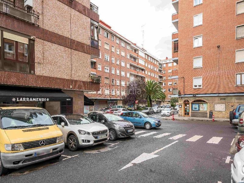 Foto ee4efab6-be13-4f53-bb78-d29442aafa4c. Local comercial cl plaza larramendi vizcaya en Artatza-Pinueta-Pinosolo Leioa