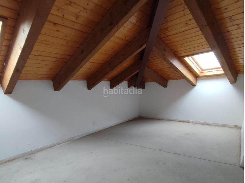 Foto 29bb804d-bd69-469d-98c6-16f09d564d05. Casa bifamiliare con parcheggio in Cacabelos