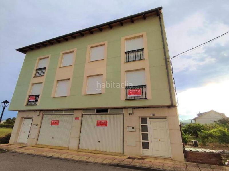 Foto 69e9fb37-1109-4eed-9b28-58c1749fdf8c. Casa bifamiliare con parcheggio in Cacabelos