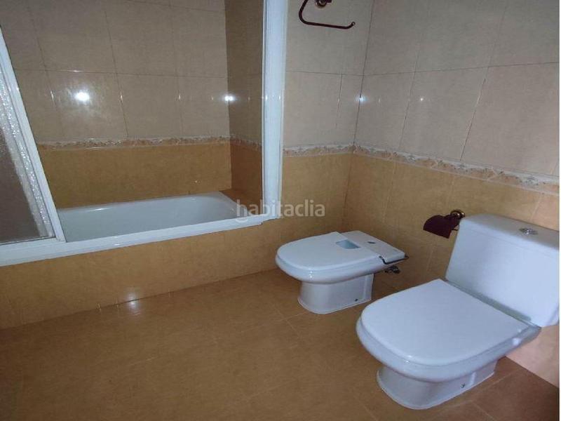 Foto 93926b08-b410-48a9-994f-2ae2c0b985f8. Casa bifamiliare con parcheggio in Cacabelos