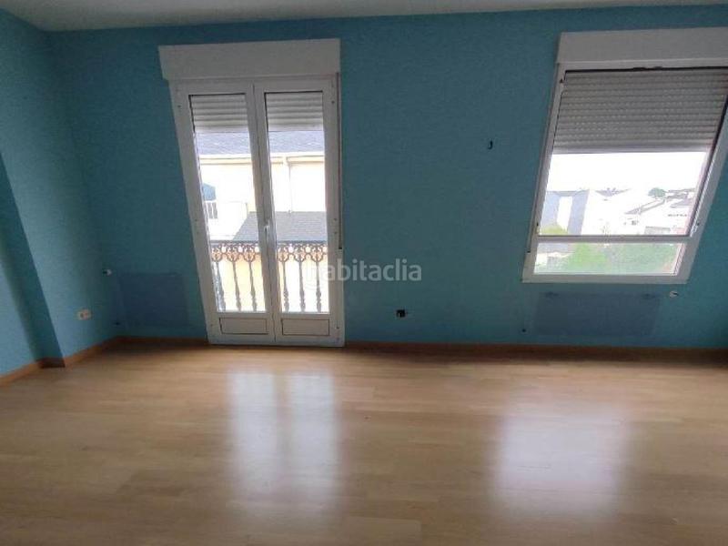 Foto b1868359-d49b-4b80-89e3-bffdd30e0884. Casa bifamiliare con parcheggio in Cacabelos