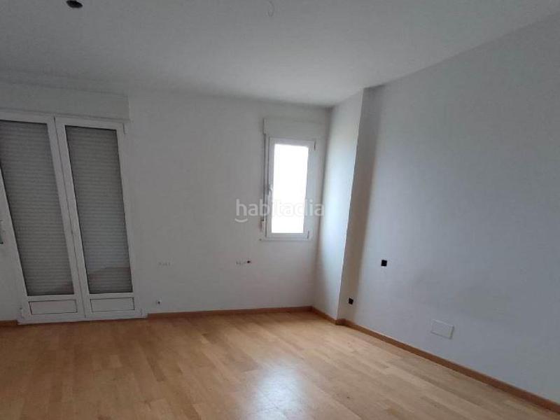 Foto c0312015-d1e6-429d-bcd6-72f394ac4e35. Casa bifamiliare con parcheggio in Cacabelos