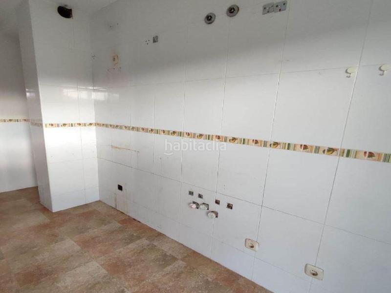 Foto f0f3c6b3-d3a3-4478-bb03-40c36cf7cf6c. Casa bifamiliare con parcheggio in Cacabelos