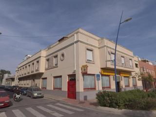 Aparcament cotxe a Nijar Pueblo. Nepal la cañada de san urbano almeria