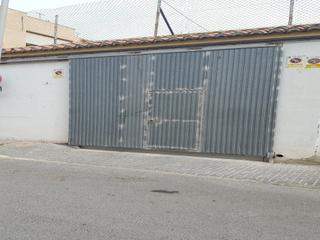 Aparcament cotxe a Santa María del Águila. Cl dulcinea   el ejido almeria