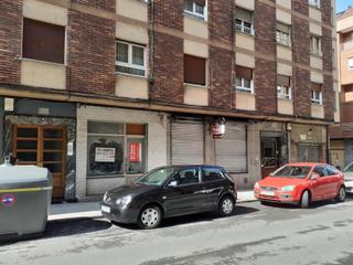 Local commercial à Sama. Cl antonio lucio villegas san martin del rey aurelio asturia