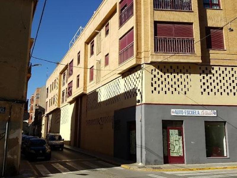 Foto 1972f8db-c3ca-48a8-9680-7f56c1b598ee. Parking voiture dans Almansa