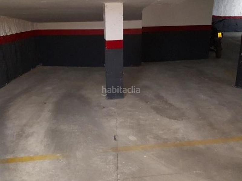 Foto 1c07cfea-680f-445e-b983-64bf25ec1058. Parking voiture dans Almansa