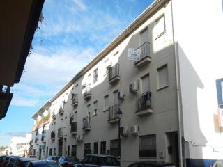 Aparcament cotxe a Santa Eufemia. Cl virgen de los dolores 39  tomares sevilla