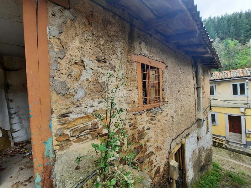 Foto b89e8a3e-56a3-4815-9eb2-97a5420c6ee3. Casa a Cangas del Narcea