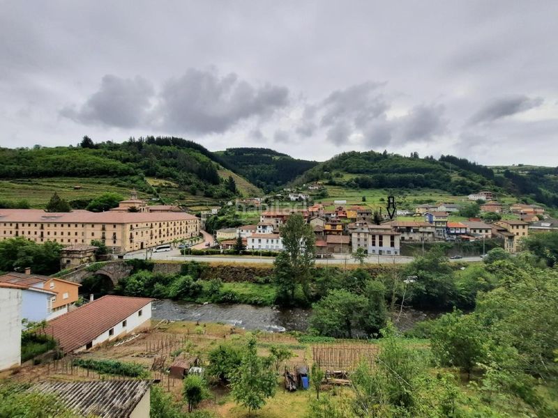 Foto bc680f3a-4cf1-4c36-8dd2-df193201fd28. Casa a Cangas del Narcea