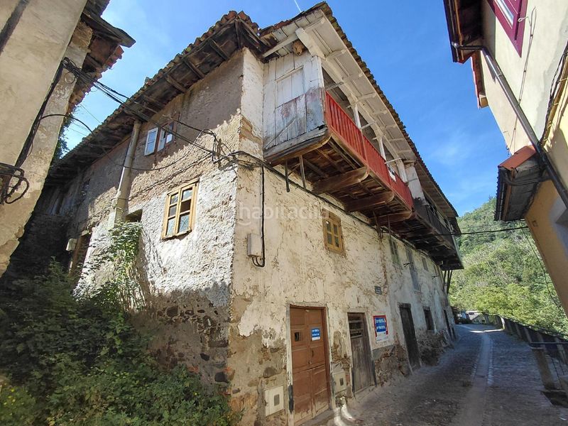 Foto fba83ec3-7a0c-44fb-ad3f-bca1a30a9912. Casa a Cangas del Narcea