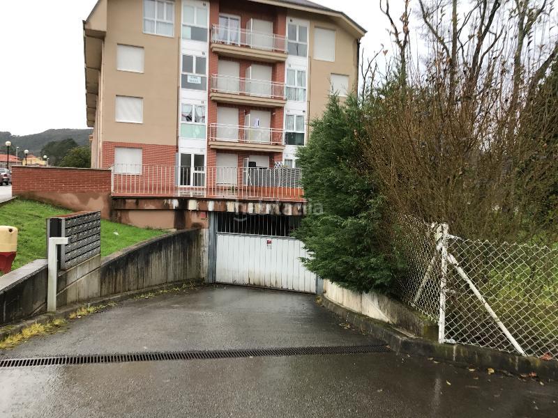 Foto 6dce95b6-5864-41a5-b6fb-3456f776c1dc. Aparcament cotxe a Bárcena de Cicero