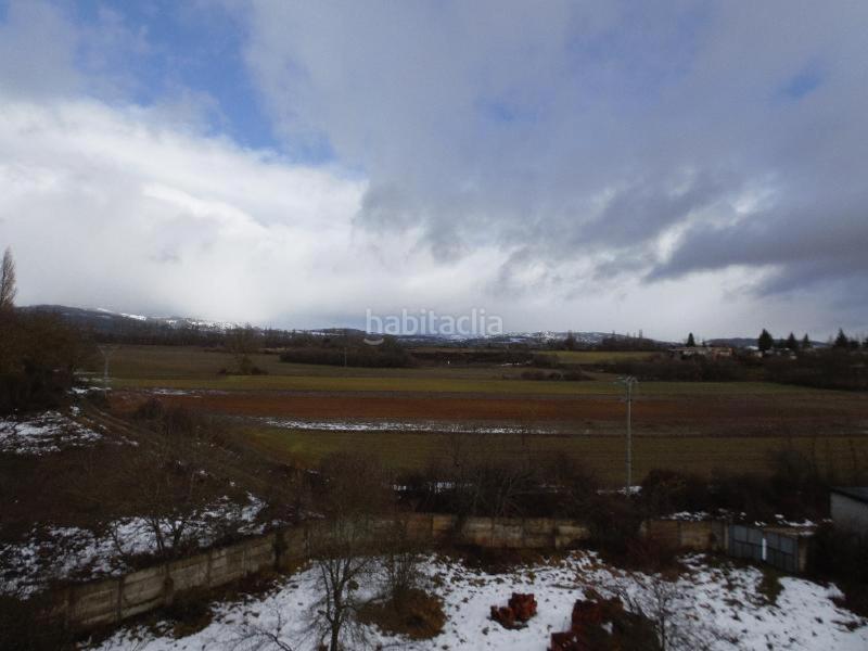 Foto f276115e-a182-4985-8803-ea88170cab7d. Pis a Medina de Pomar